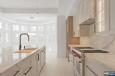 Welcome to an exceptional newly gut-renovated stone colonial - photo 17