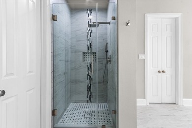 Welcome to this beautiful, gorgeous, elegantly updated residence - photo 19