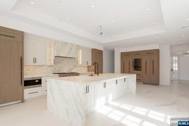 Welcome to an exceptional newly gut-renovated stone colonial - photo 21