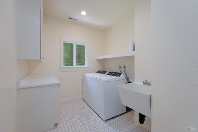 A beautiful custom home in one of the best locations in Ukiah - photo 22