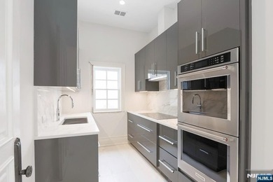 Welcome to an exceptional newly gut-renovated stone colonial - photo 22