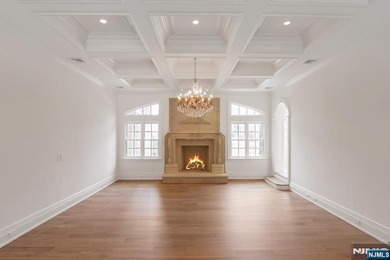 Welcome to an exceptional newly gut-renovated stone colonial - photo 25
