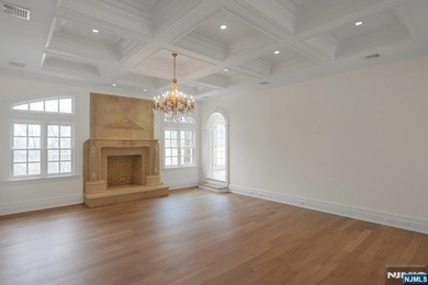 Welcome to an exceptional newly gut-renovated stone colonial - photo 26