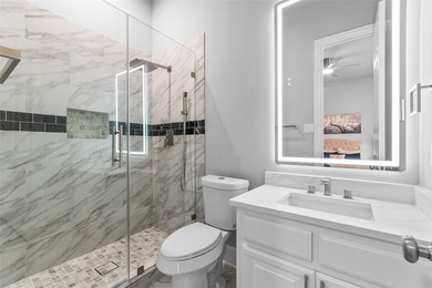 Welcome to this beautiful, gorgeous, elegantly updated residence - photo 28