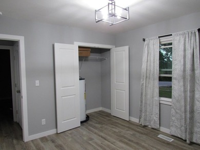 This stunning all-brick ranch has been beautifully remodeled - photo 32