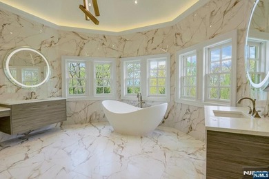 Welcome to an exceptional newly gut-renovated stone colonial - photo 33