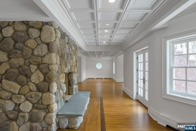 Welcome to an exceptional newly gut-renovated stone colonial - photo 35