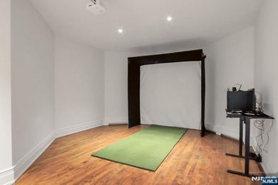 Welcome to an exceptional newly gut-renovated stone colonial - photo 36