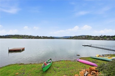 Welcome to an exceptional lakefront retreat on sought-after - photo 5