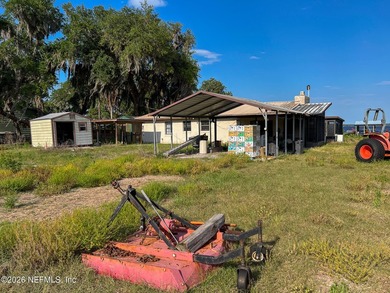 St. Johns River Home Active Under Contract in Palatka Florida