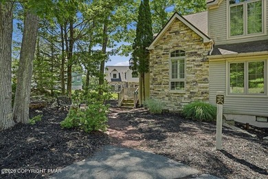 Well-maintained contemporary townhome located in the highly - photo 2