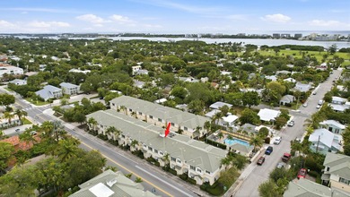 Nestled in the vibrant heart of Lake Worth Beach, this spacious - photo 32