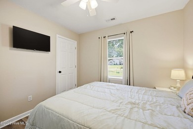 Tucked away in the beautiful community of Huntington Marsh, this - photo 33
