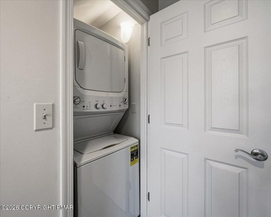 Well-maintained contemporary townhome located in the highly - photo 8
