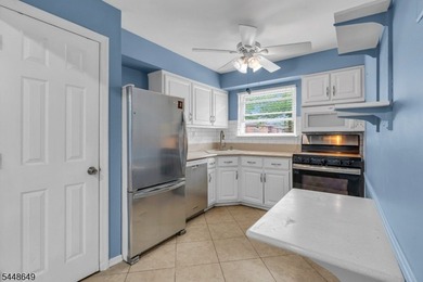 Welcome to this beautifully maintained, 2-bedroom, 1-bath - photo 4