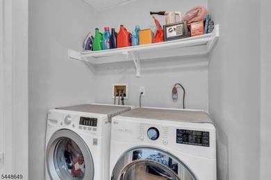 Welcome to this beautifully maintained, 2-bedroom, 1-bath - photo 10