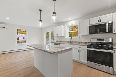 Thoughtfully designed with simple living in mind, this 3 bedroom - photo 13