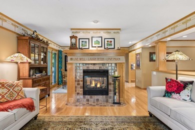 SEE 3D VIRTUAL TOUR & FLOOR PLAN. PRAIRIE SCHOOL HOME BUILT BY - photo 15