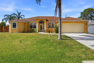 Welcome to this beautifully maintained 4 bedroom, 3 bathroom - photo 1
