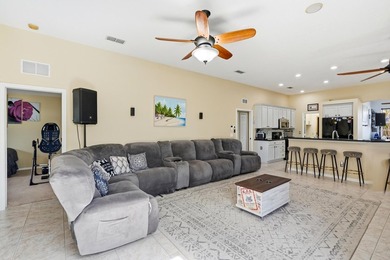 Welcome to this beautifully maintained 4 bedroom, 3 bathroom - photo 6