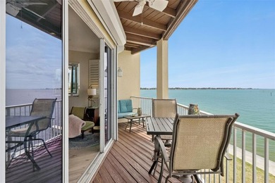 Set within a gated, waterfront community in Oldsmar, this - photo 31
