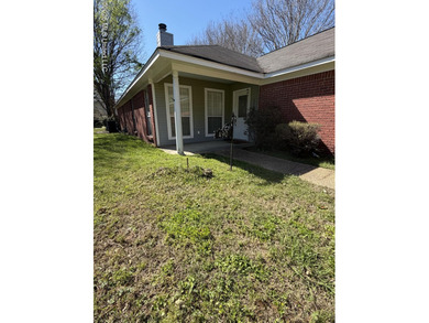 ON THE WATER in Chelsea Isle in Cobblestone. This 3 bedroom, 2 - photo 3