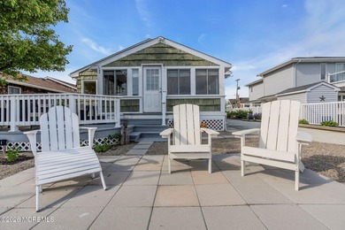 Green Island waterfront gem! Larger than she appears from the - photo 46
