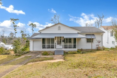 Apalachicola River Home For Sale in Chattahoochee Florida