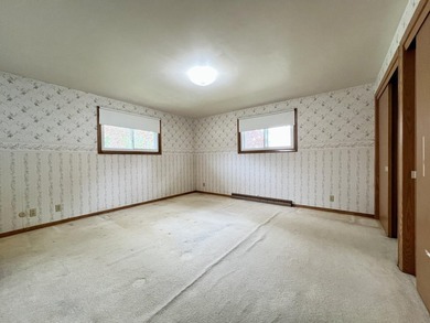 Opportunity awaits with this spacious 4 bed, 2 bath tri-level - photo 17