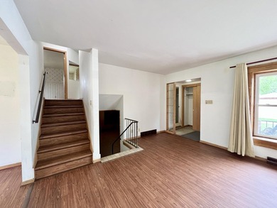 Opportunity awaits with this spacious 4 bed, 2 bath tri-level - photo 18