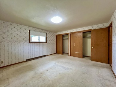 Opportunity awaits with this spacious 4 bed, 2 bath tri-level - photo 20