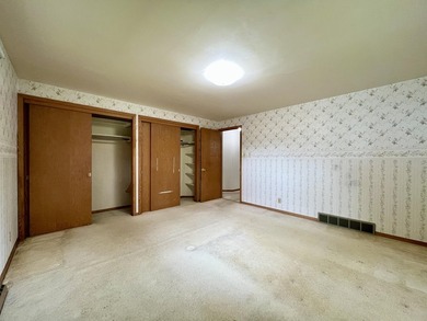 Opportunity awaits with this spacious 4 bed, 2 bath tri-level - photo 21