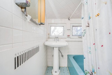 Welcome to a rare and enchanting property in the prestigious - photo 32