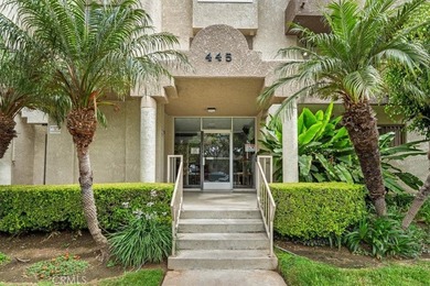 Welcome to effortless downtown living in this beautifully - photo 1