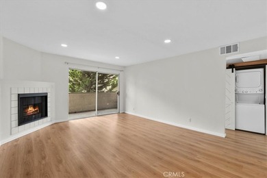 Welcome to effortless downtown living in this beautifully - photo 5