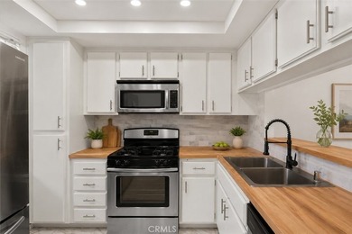 Welcome to effortless downtown living in this beautifully - photo 6