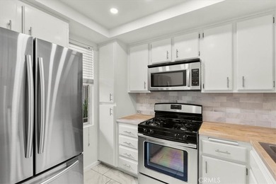 Welcome to effortless downtown living in this beautifully - photo 8