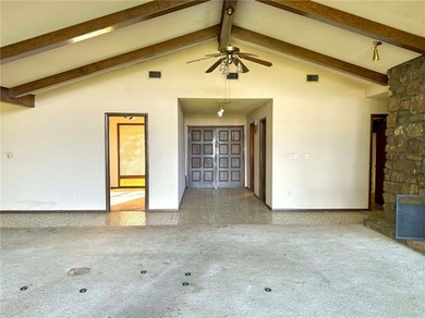 Opportunity awaits on 5.25 beautiful acres in Knoxville! This 1 - photo 9