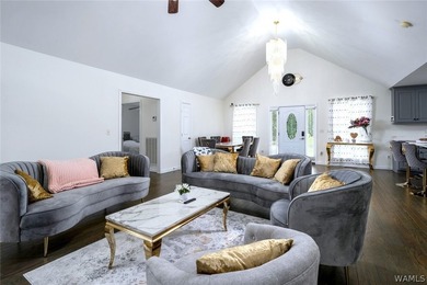 Welcome to your dream lake retreat! This beautifully renovated - photo 11