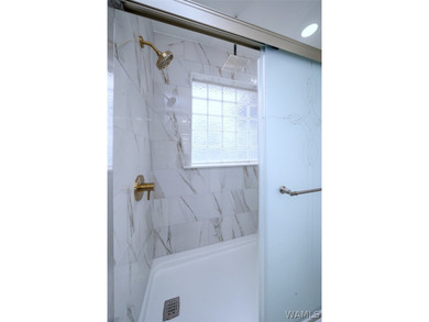Welcome to your dream lake retreat! This beautifully renovated - photo 18