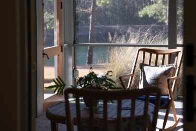 This stunning one-story home, built by Steve Koenig and designed - photo 43