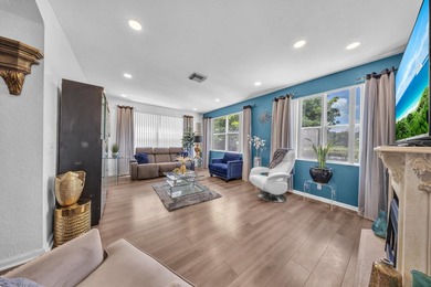 New Price! WPB resort-style lakefront living in this spacious - photo 5