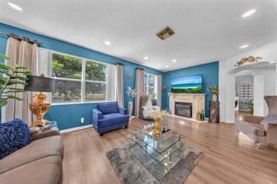 New Price! WPB resort-style lakefront living in this spacious - photo 8