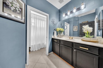New Price! WPB resort-style lakefront living in this spacious - photo 10