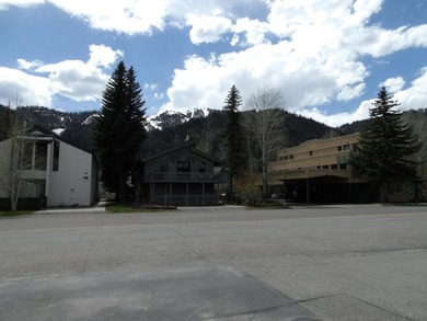 Charming, clean, and well maintained Wildwood Studio, close to - photo 14