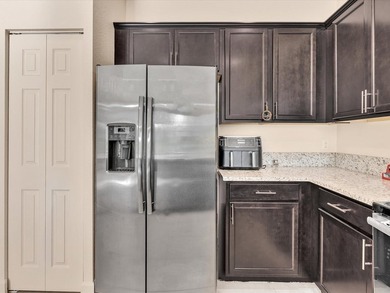 Discover the ultimate living experience in this stunning - photo 17