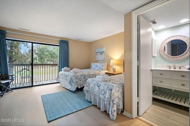 Desirable CORNER UNIT offering a rare and versatile TWO-BEDROOM - photo 22