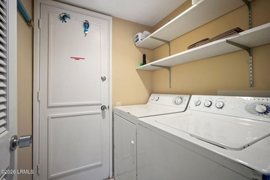 Desirable CORNER UNIT offering a rare and versatile TWO-BEDROOM - photo 27