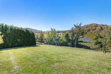 BROKER OPEN!! 11/14 11AM-1PM Beautiful ranch style home in a