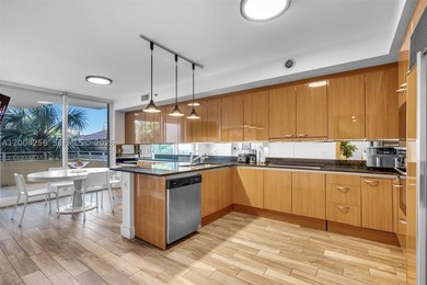 Spacious 3BD/3BA residence offering 2,510 SF in the highly - photo 11